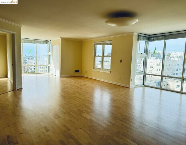 Building Photo - 1483 Sutter St