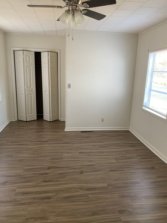 Foto principal - 402 W 22nd Street