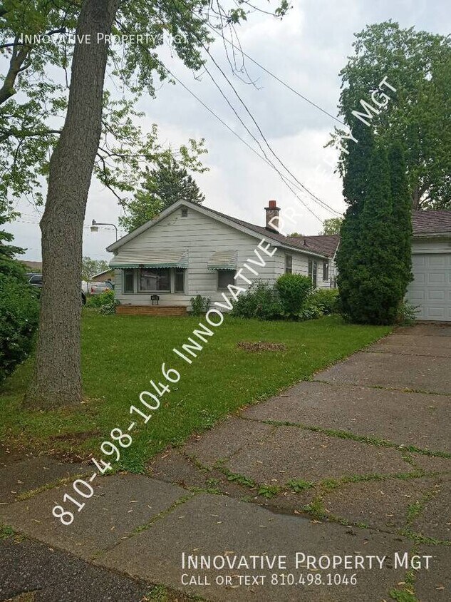 Primary Photo - 3 bed, 1.5 baths and a 2 car garage! 150 d...