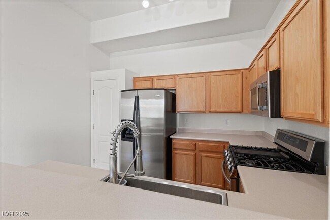 Foto del edificio - 3474 Desert Cliff St