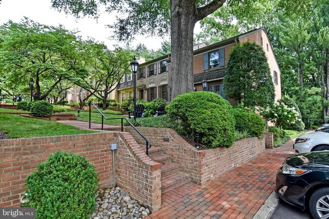 Foto del edificio - 5153 Westbard Ave