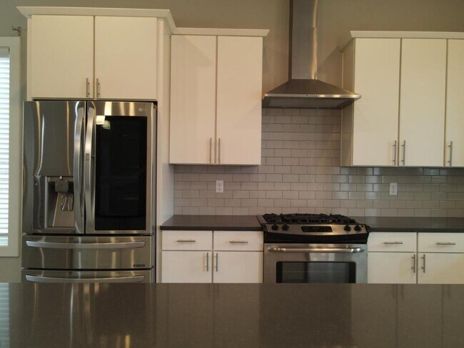 Building Photo - 6937 Kodiak Dr