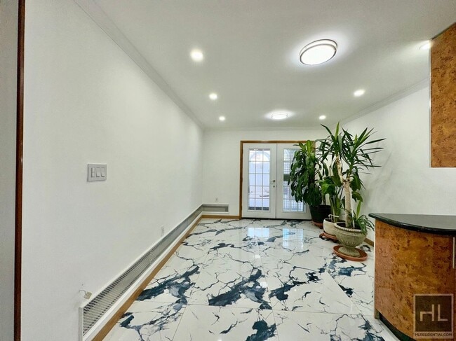 Building Photo - 63 AVENUE