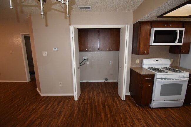 Building Photo - Four Plex