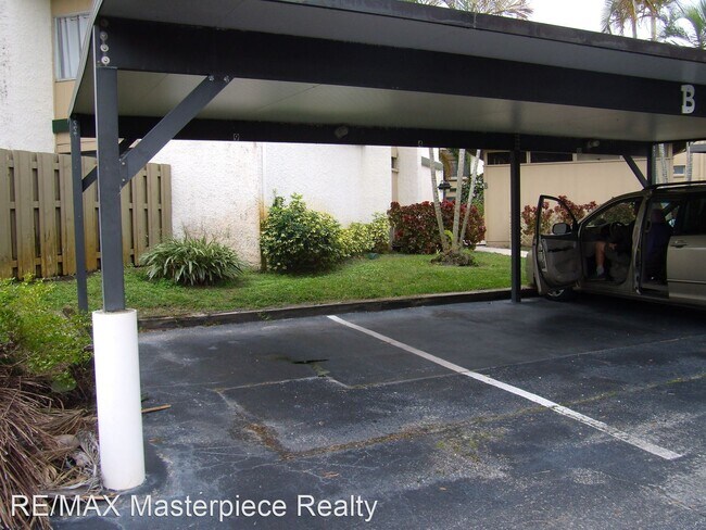 Foto del edificio - 2 br, 2 bath House - 1550 NE 13th Terrace,...