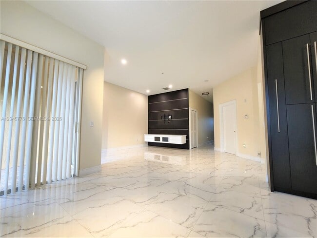 Foto del edificio - 4405 SW 160th Ave