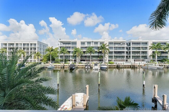 Building Photo - 57 Isle of Venice Dr