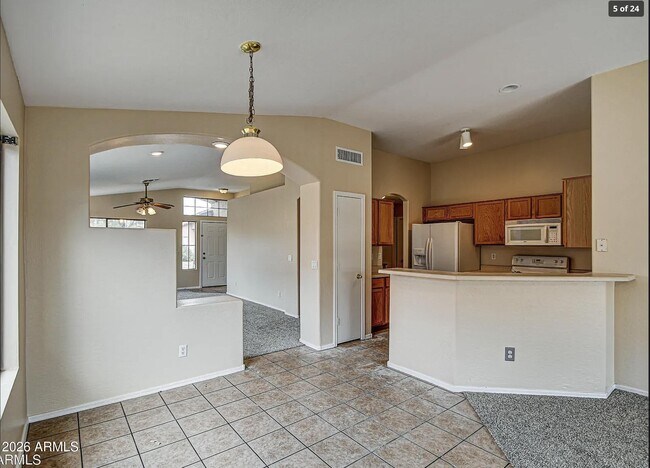 Building Photo - 31111 N Claridge Cir