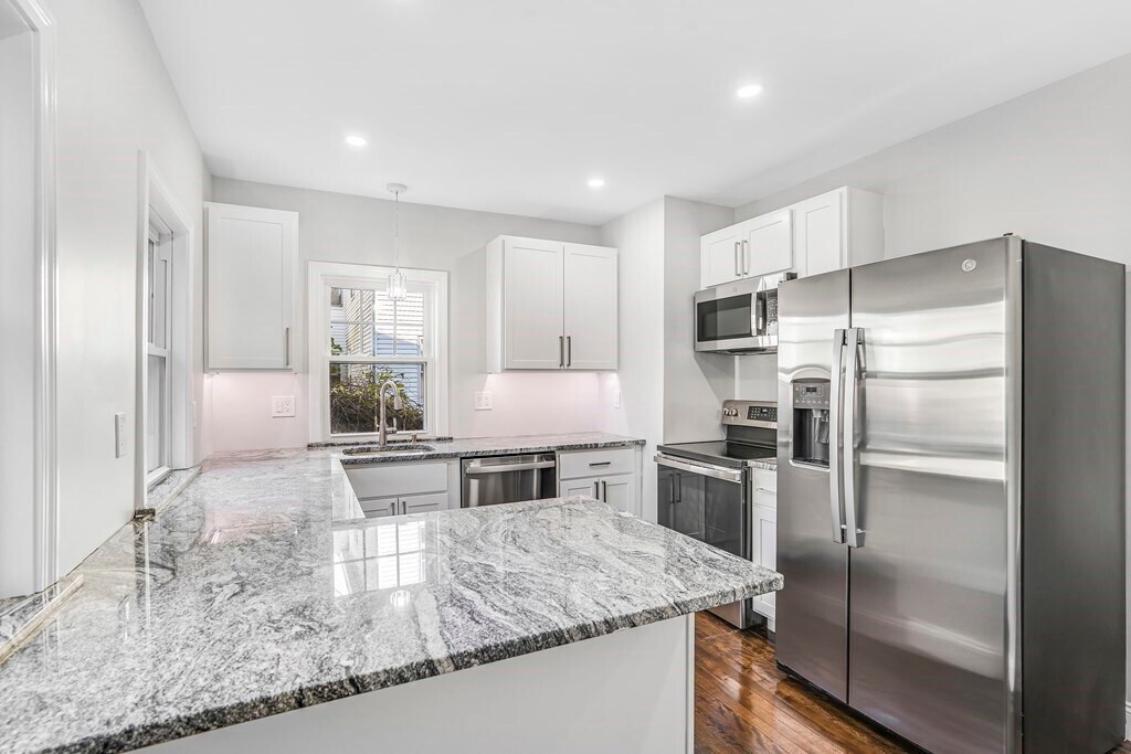 Foto principal - 77 Maverick St