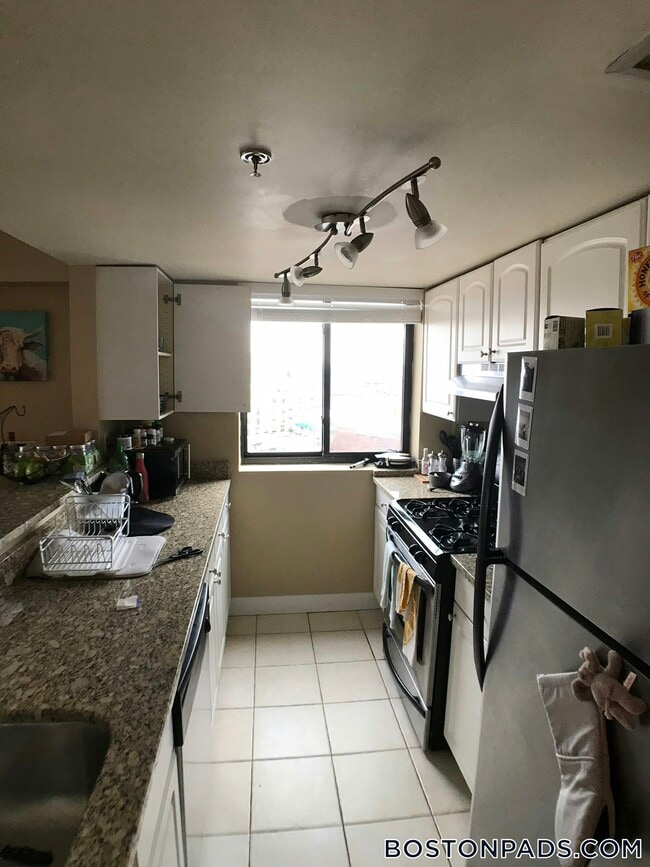 Building Photo - 15 N Beacon St