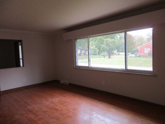 Foto del edificio - 1465 Trentwood Rd