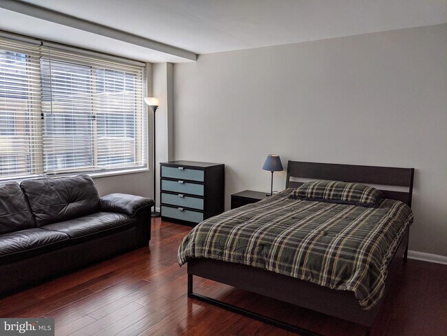 Foto del edificio - 922 24th St NW