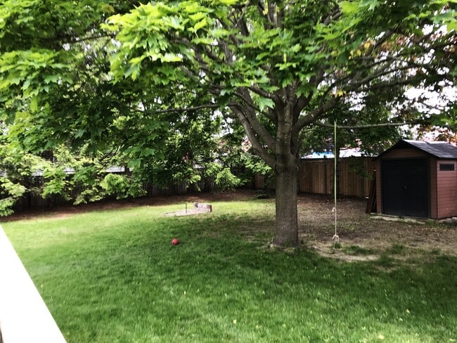 Building Photo - 540 Delanty Rd