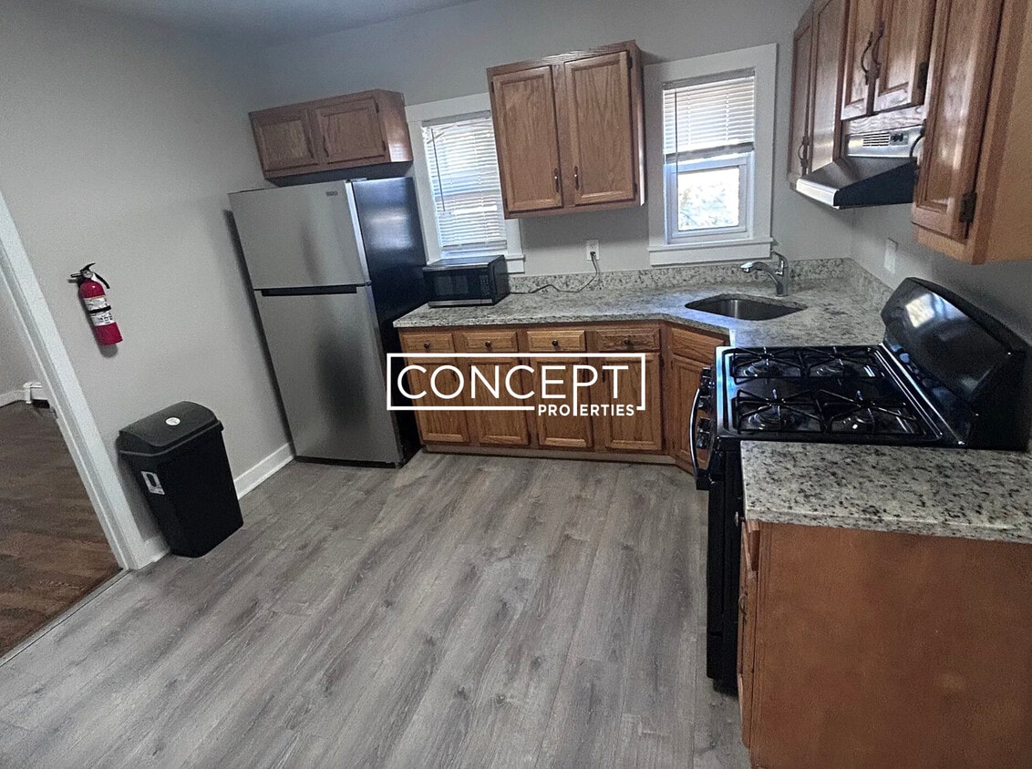 Foto principal - 97 Wildwood St