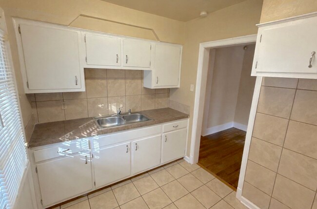 Foto del edificio - 3340 Douglass Ave