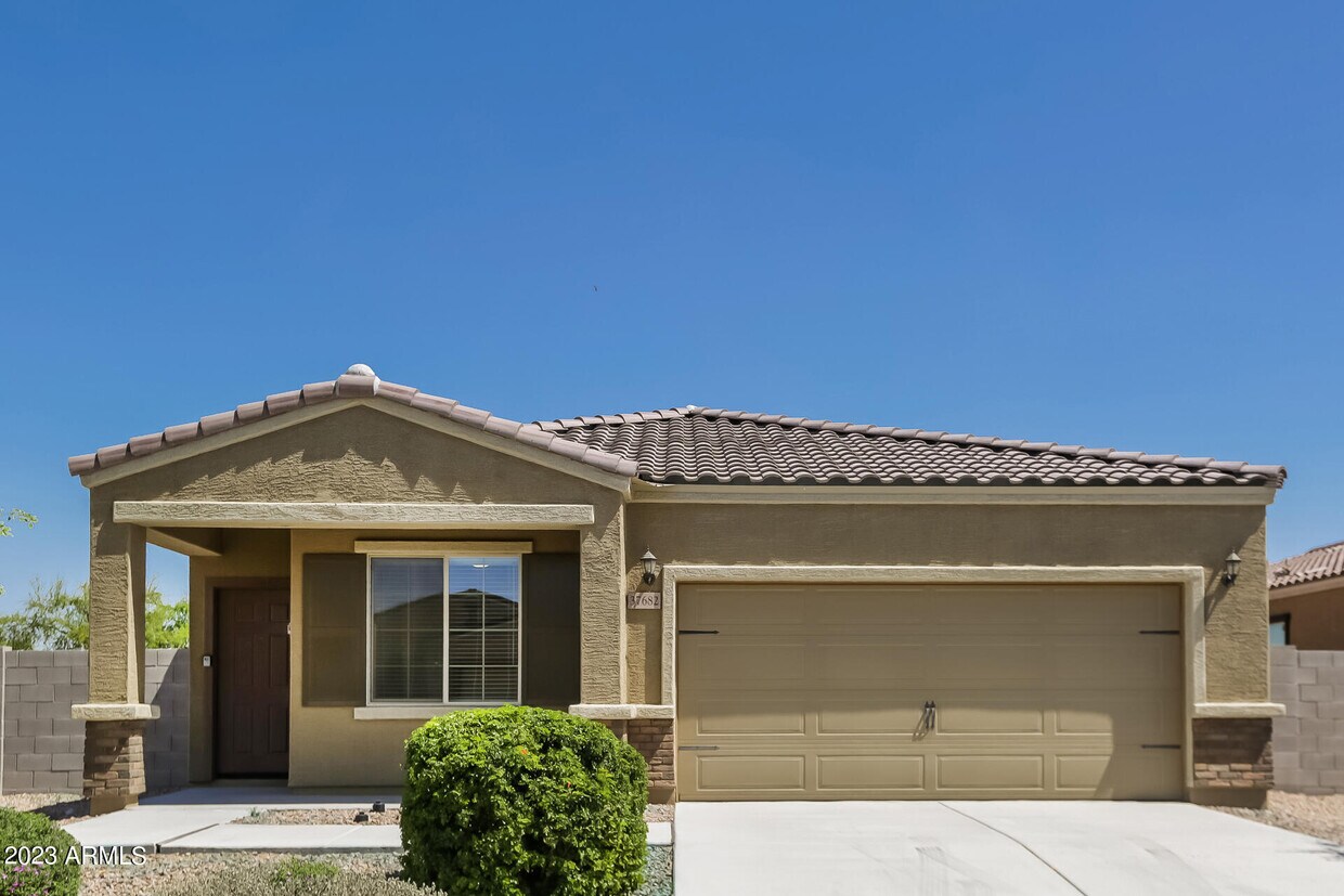 Foto principal - 37682 W Merced St