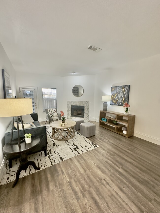 Living room - 7340 Skillman St