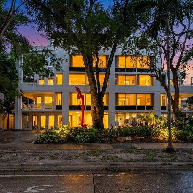Building Photo - 2100 Brickell Ave