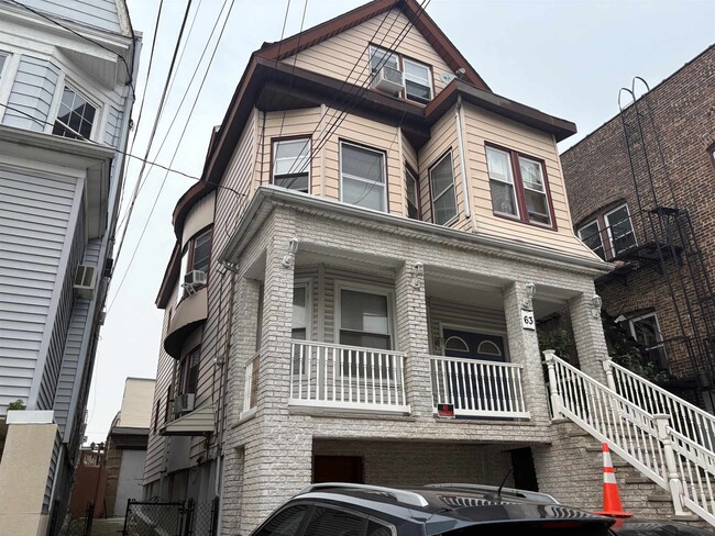 Foto del edificio - 63 W 17th St