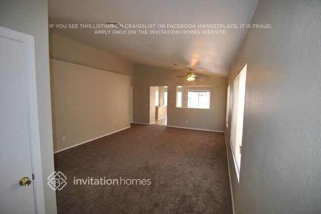 Building Photo - 15915 W Smokey Dr