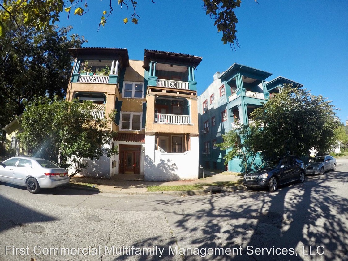 Primary Photo - 1214 S Elgin Ave