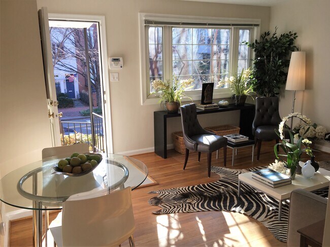 Foto del edificio - 1316 Constitution Ave NE