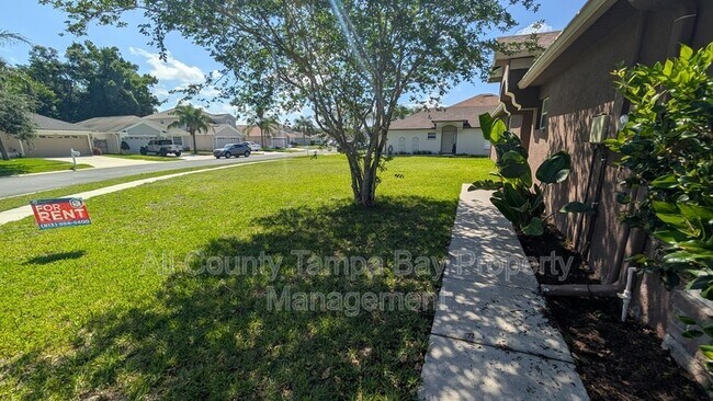 Foto del edificio - 25820 Crippen Dr