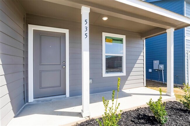 Building Photo - 535 Paris St