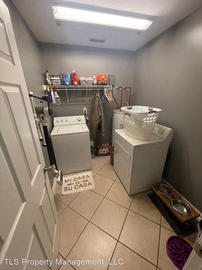 Foto del edificio - 3 br, 2 bath House - 114 Westfield Road