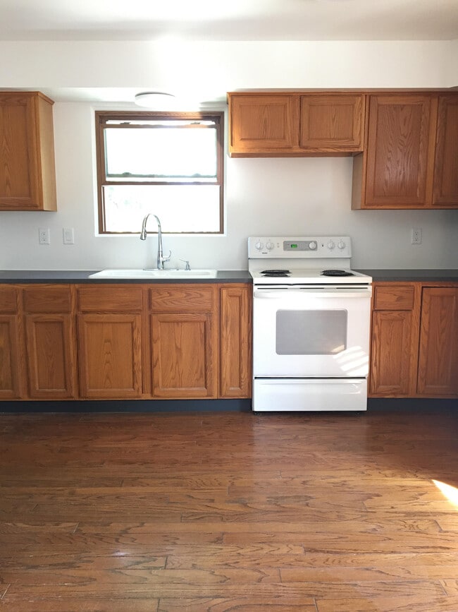 Building Photo - 3280 S Whitnall Ave