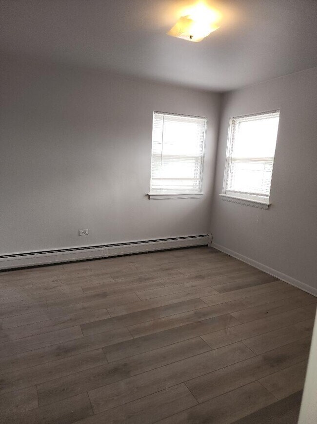 9110 W 31st St Unit 6, Brookfield, IL 60513 Condo for Rent in