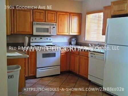Foto del edificio - 3904 Goodrich Ave NE