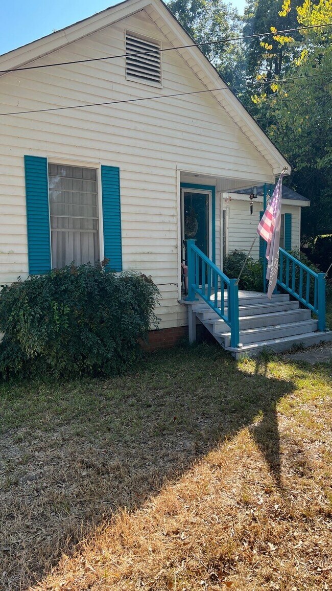 Building Photo - 2366 Dawson Dr