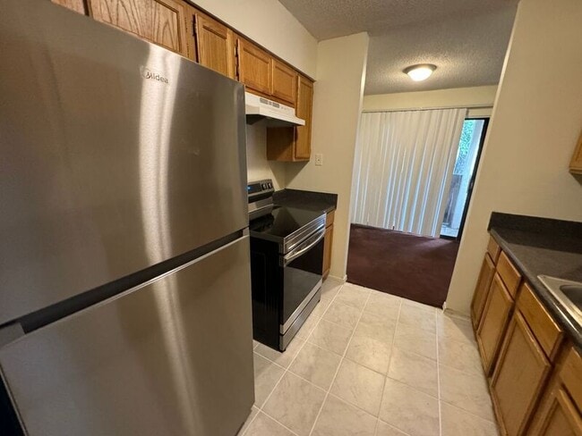 Building Photo - 5660 Los Gatos Dr