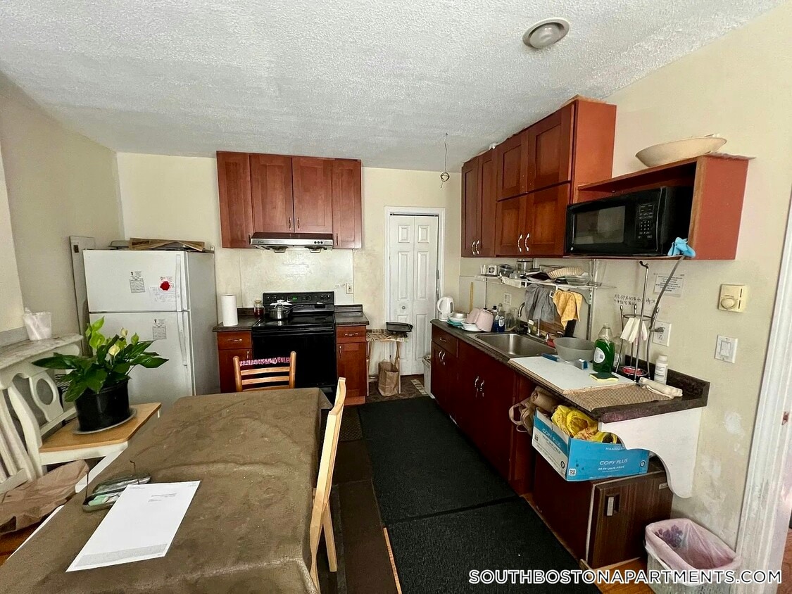 Primary Photo - 151 Dorchester St