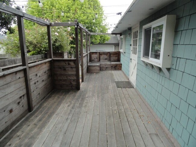 Foto del edificio - Pacific Grove Bungalow