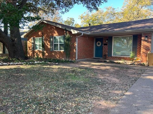 Foto principal - 2526 Elmwood Dr