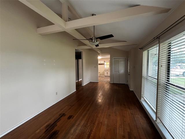 Foto del edificio - 816 E Texas St