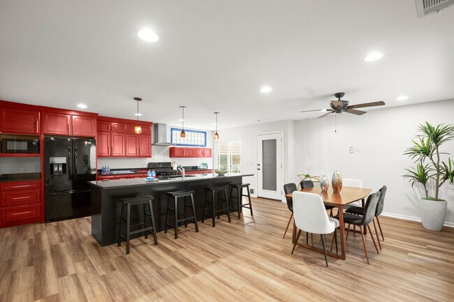 Building Photo - 4116 Creek Ledge