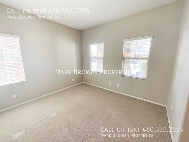 Building Photo - 376 E Canyon Rock Rd