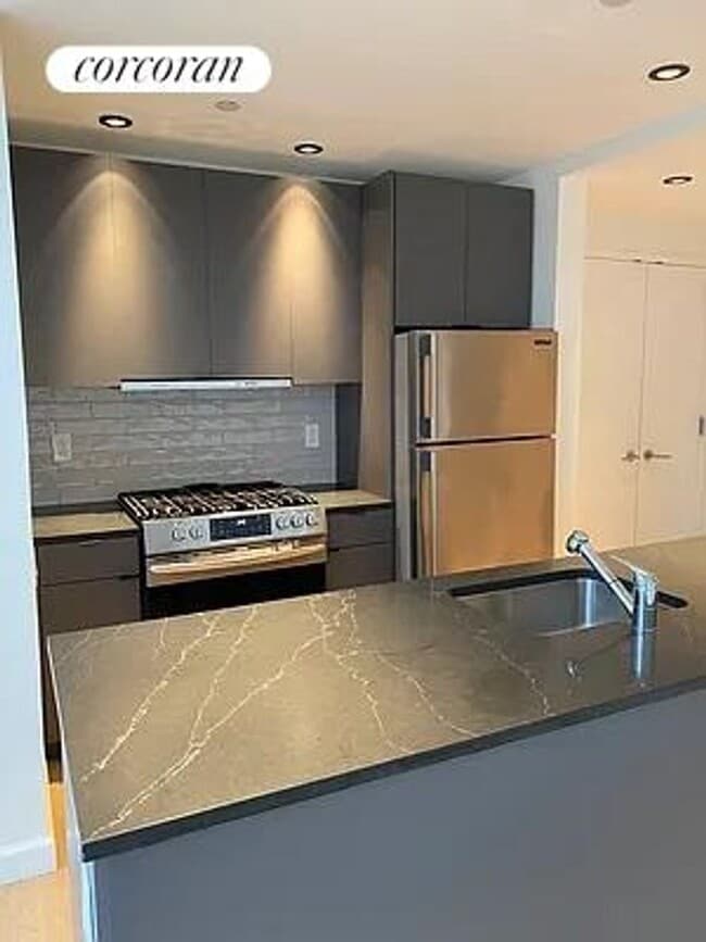 Building Photo - 306 W 48th St