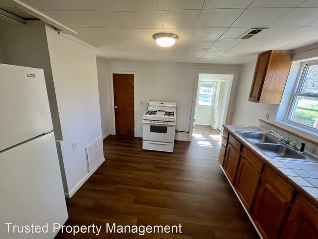 Building Photo - 2 br, 1 bath House - 415 South Olive Street