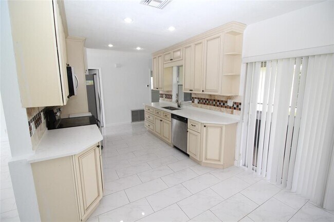 Foto del edificio - 160 SW 127th Ave