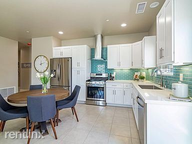 Building Photo - 3 br, 2 bath House - Custom Home DHS