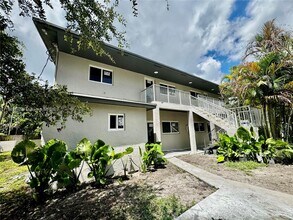 Building Photo - 1460 SW 24th Ct