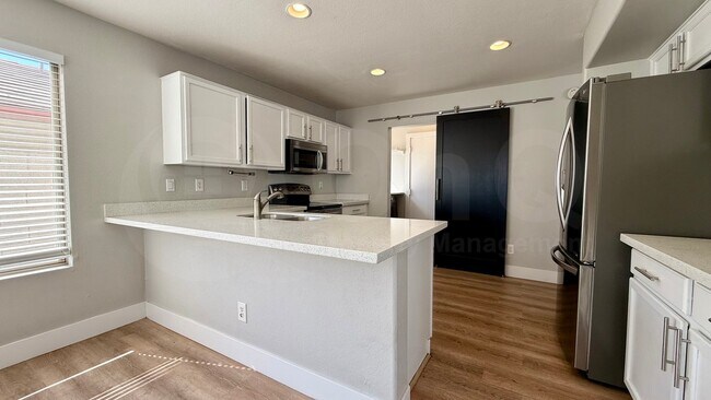 Building Photo - 2201 E Arabian Dr