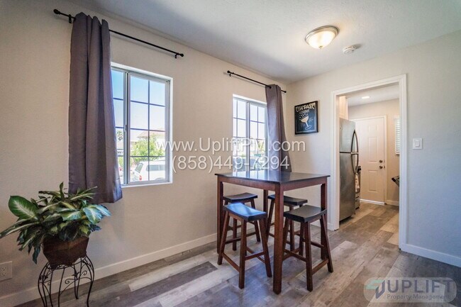 Foto del edificio - 4233 Swift Ave