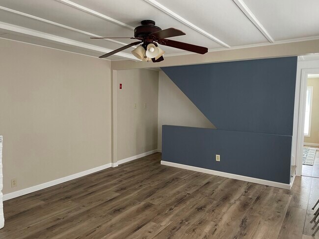 Dining room - 53 Stage St