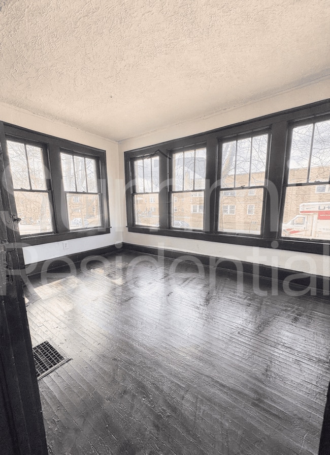 Building Photo - 4 Bedroom House for Rent