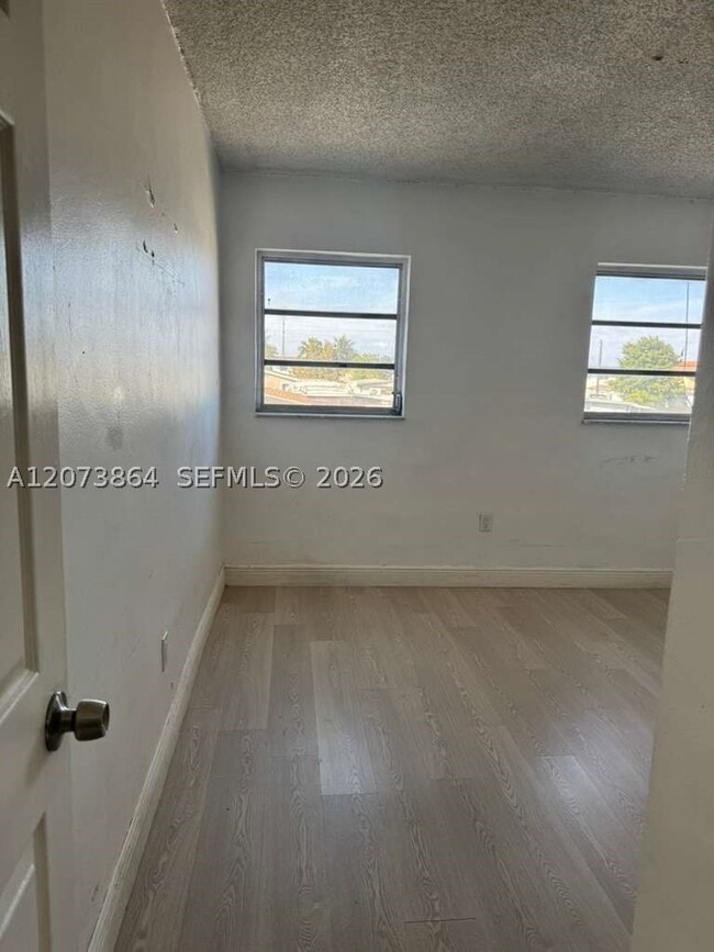 Building Photo - 103 W 26th St